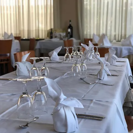 Hotel Puerta 3*